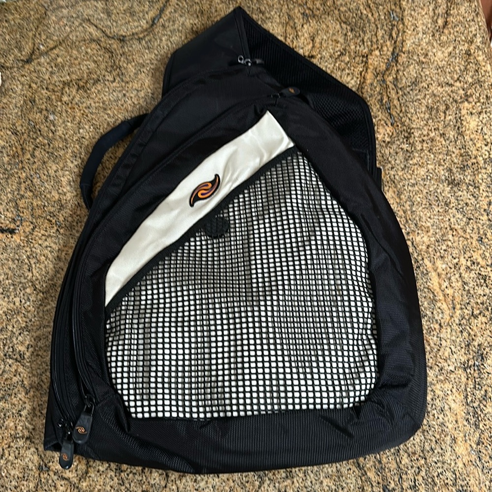 Everki Stile for Motion Sling Bag Black& Gray